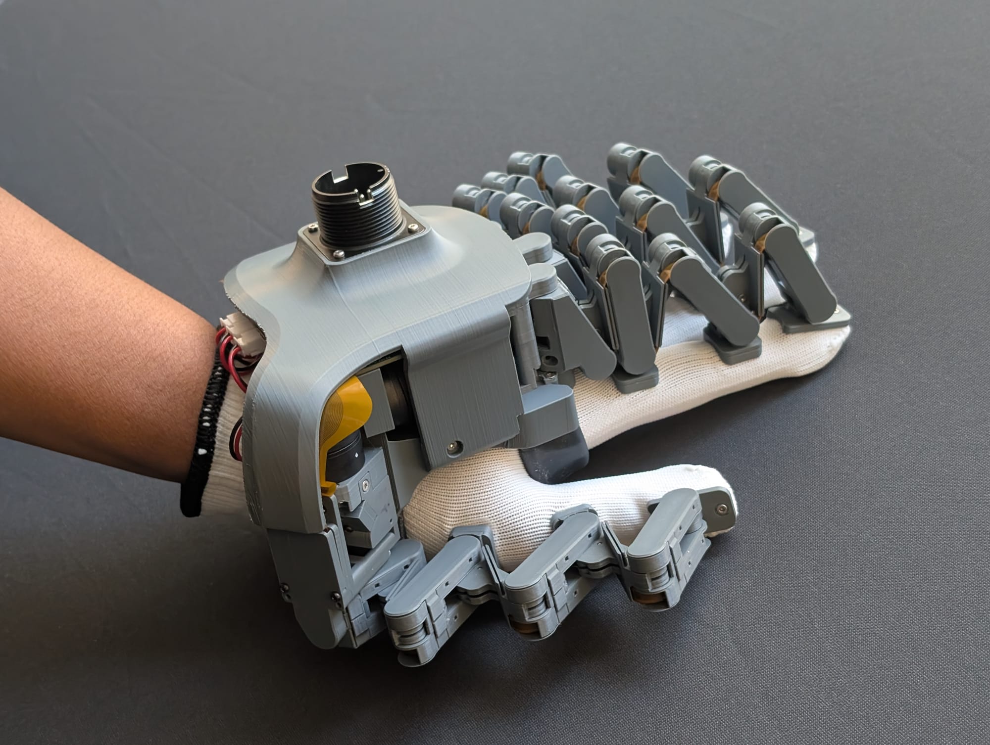 SenseGlove Launches Exoskeleton Glove for Robotic Control and Force-Based Training