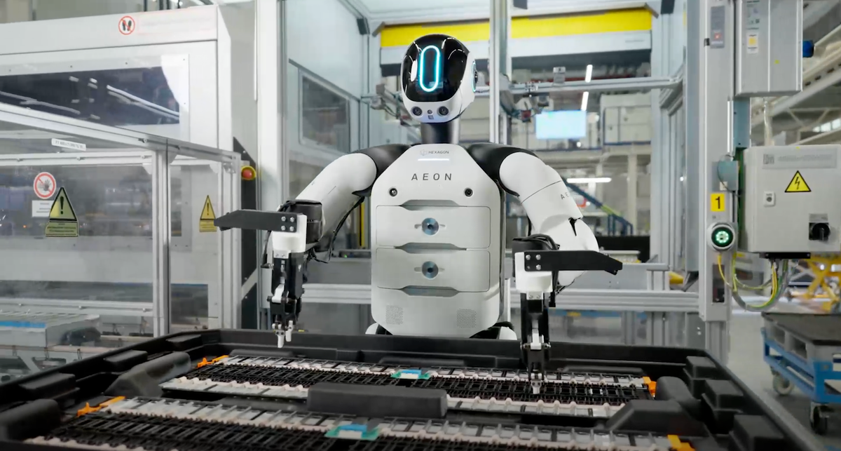 BMW Pilots AEON Humanoid Robot in German Production